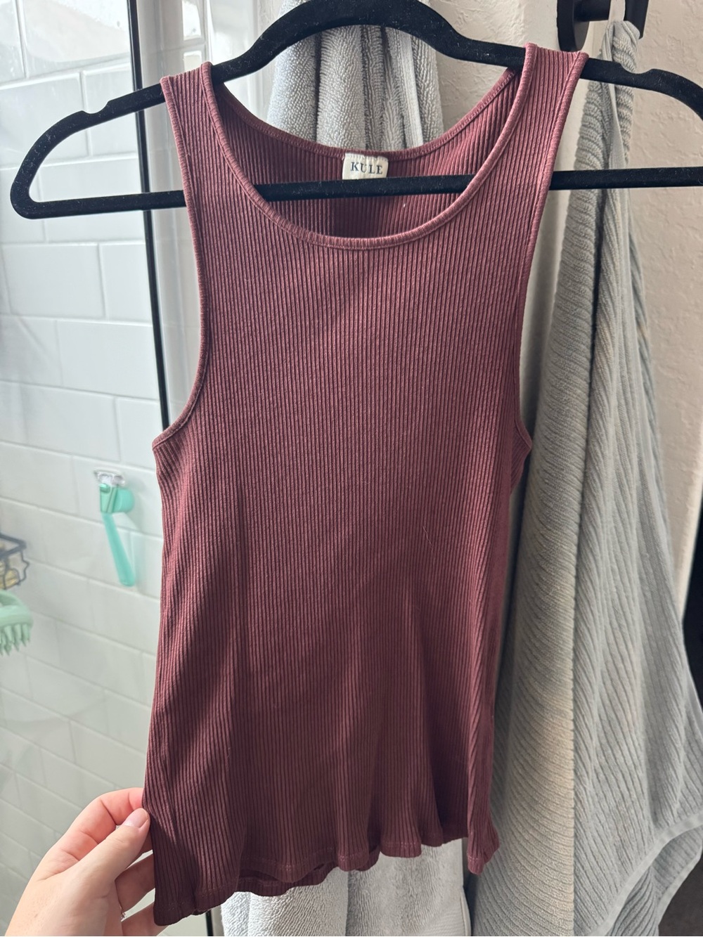 KULE Ribbed Tank in Mauvey Brown